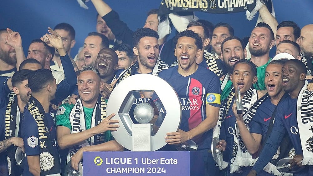 Ligue 1 2023-24 champion PSG - | Photo: AP/Christophe Ena